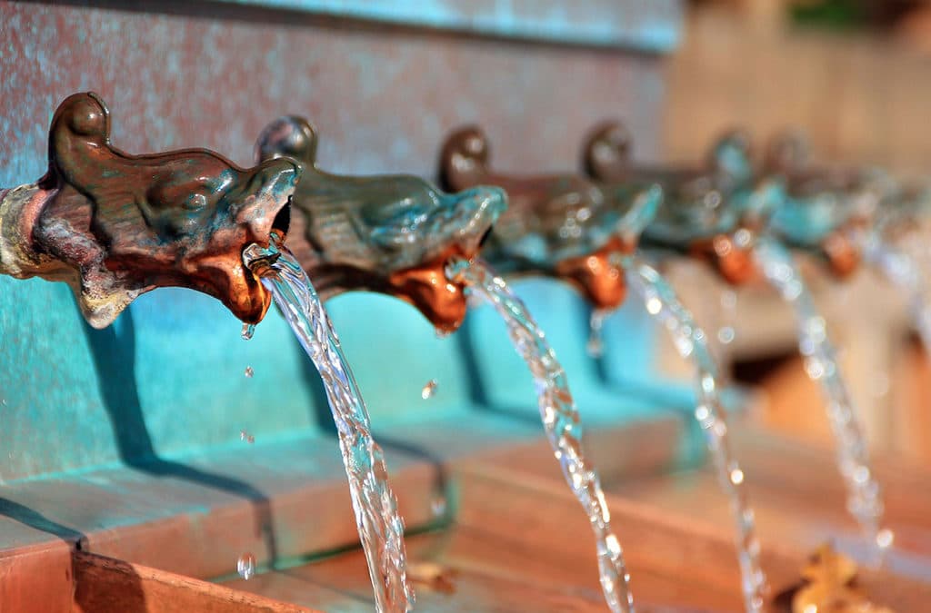 Naturopathie : eau du robinet ou en bouteille ?